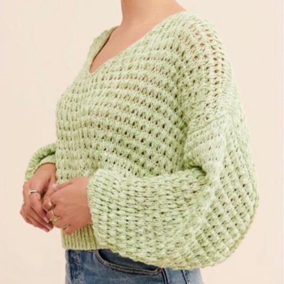 Free People Light Green White Deep V-Neck Coconut Chunky Wide Knit Crop Sweater - Picture 5 of 12